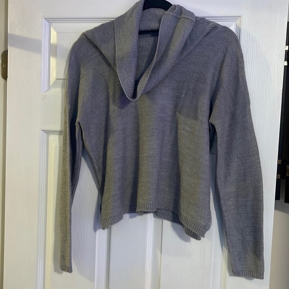 Super comfy sweater Size Small - Picture 1 of 3